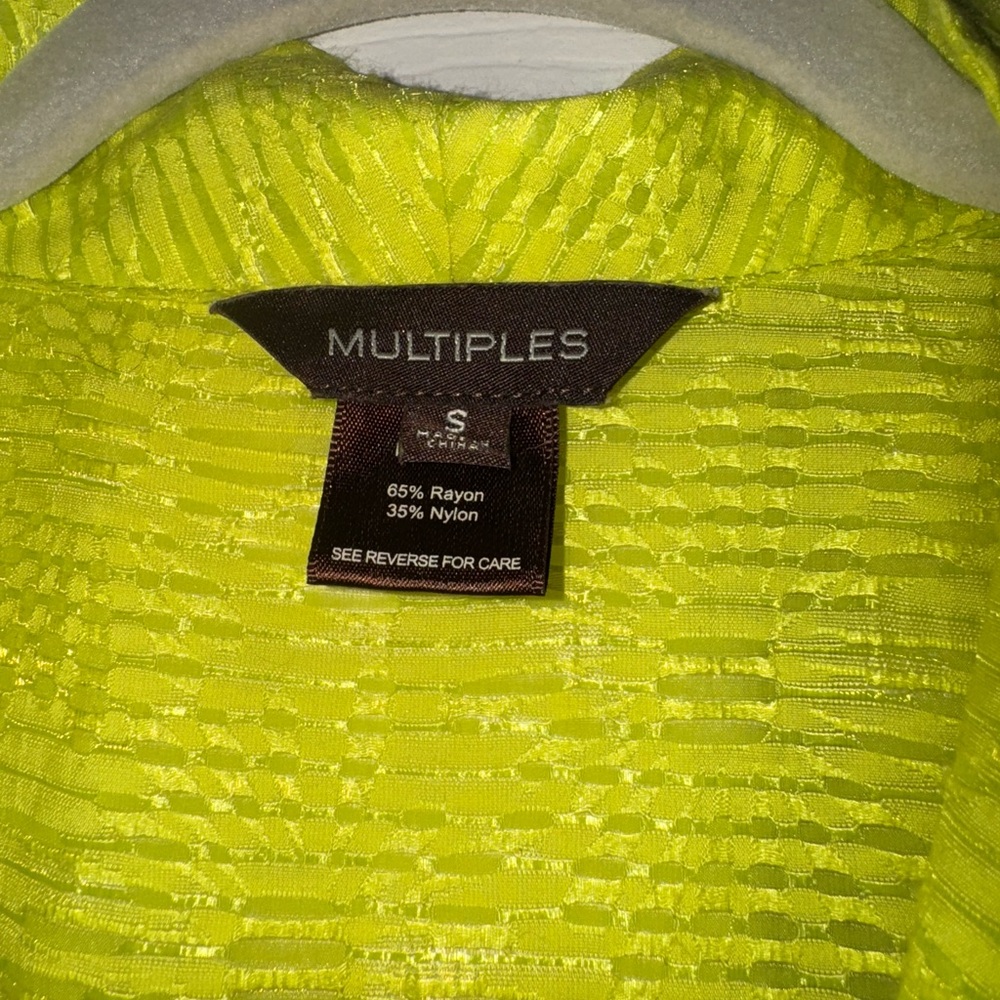 Multiples- Women’s Chartreuse color Textured Jacket. EUC - Picture 2 of 7